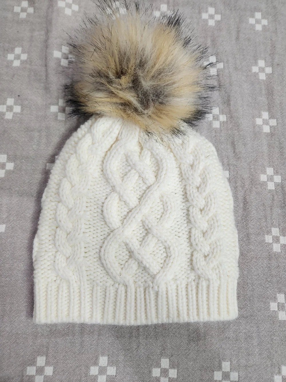 J. Crew Cream Cable-Knit Beanie with Brown Faux-Fur Pom adults one size ag533